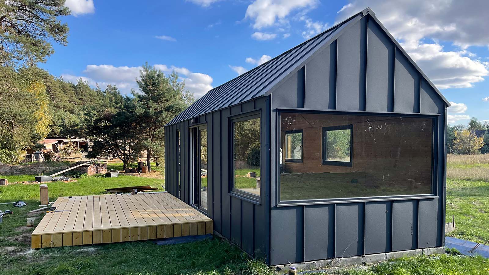 momo-lucas-steel-modular-house-poznan-poland-1