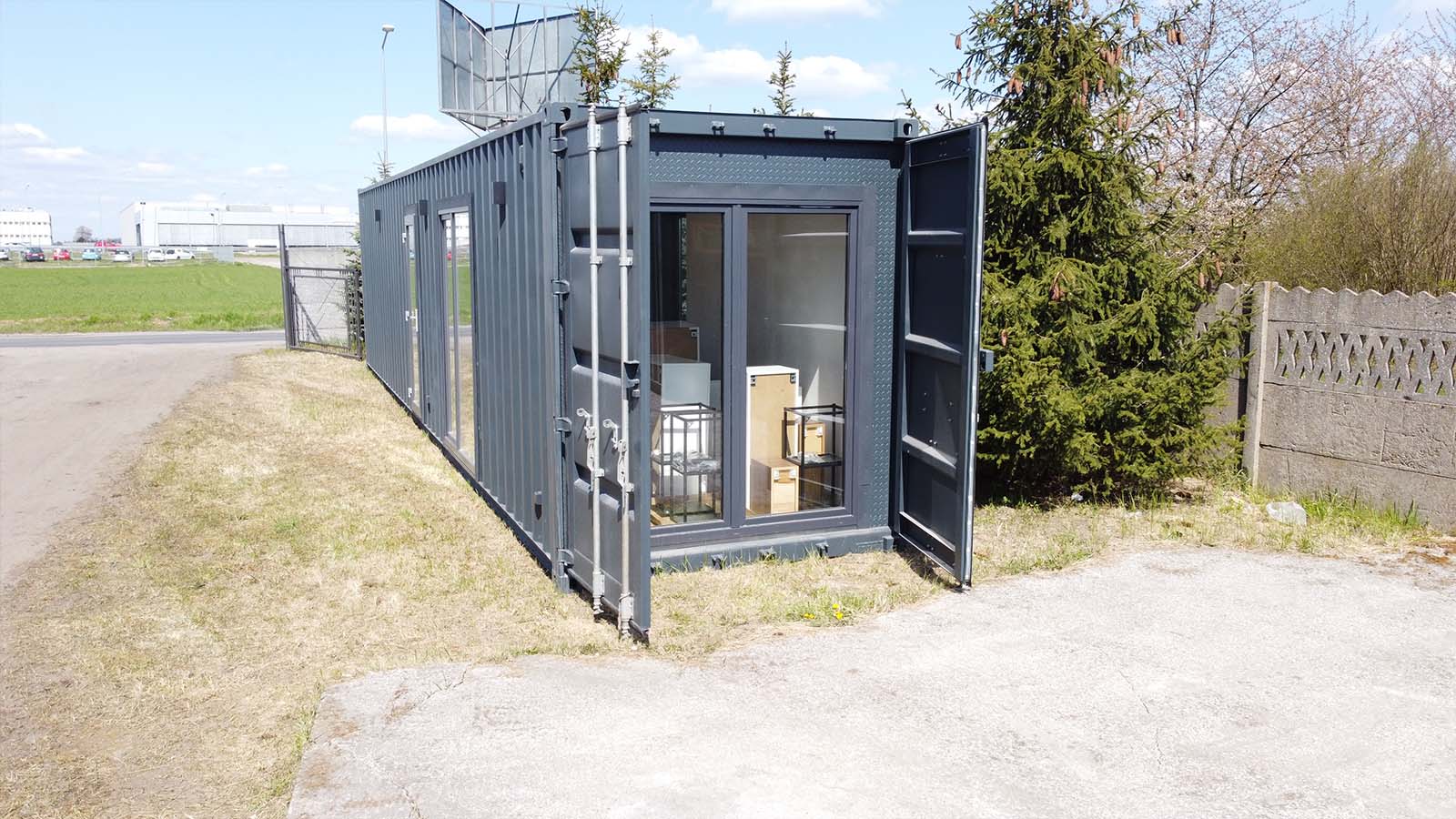 momo-titan-container-house-poland-poznan-1