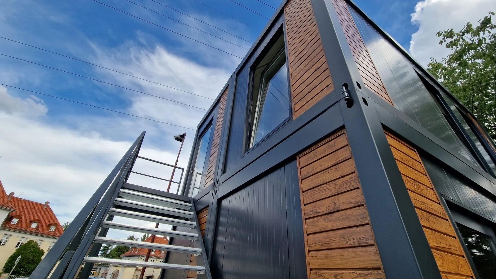 Container-steel-modular-building-momo-1