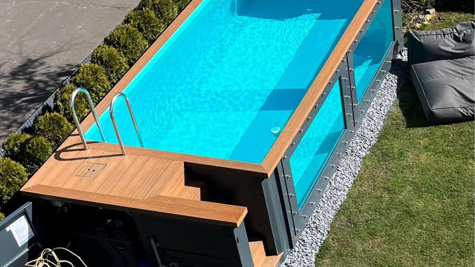 container-swimming-pool-momo-1